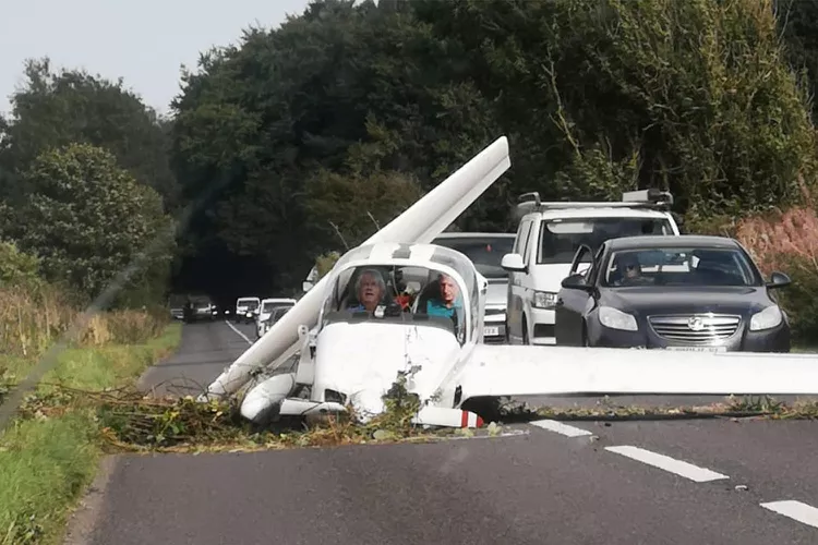 Pilote, Passager, Crash D'Un Avion