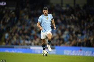 Un Joueur De Manchester City Arrêté Après Avoir Confisqué Le Téléphone D&Rsquo;Un Fan